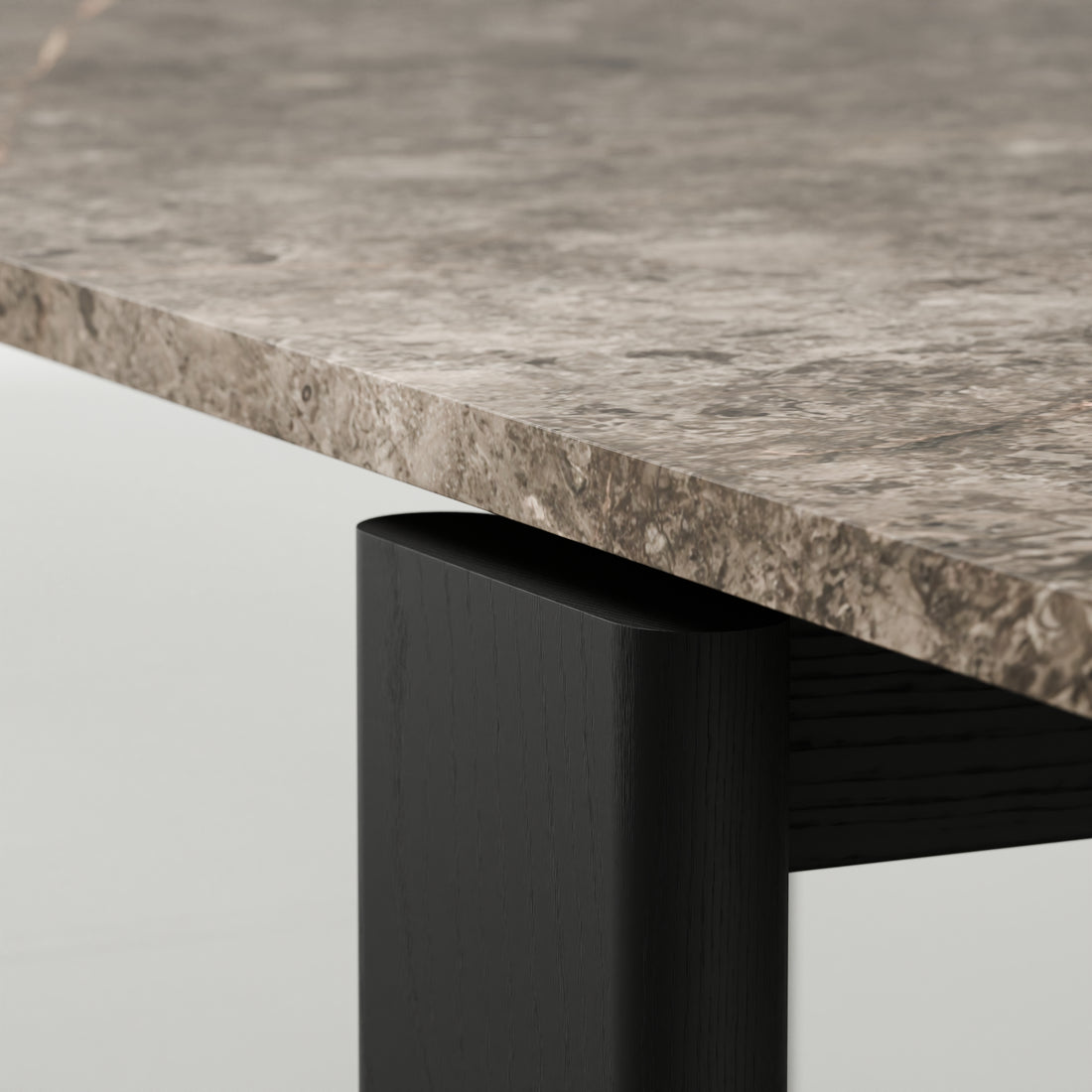 Grigio Sort Ask ⦙ <i> Firkantet </i>