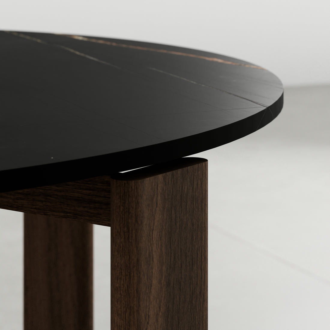 Noir Valnød ⦙ <i> Rundt </i>