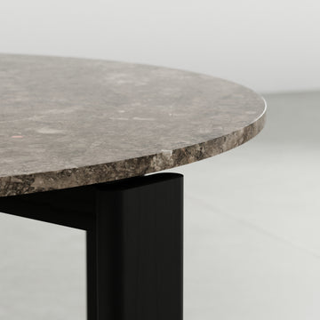 Grigio Sort Ask ⦙ <i> Rundt </i>