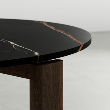 Noir Valnød ⦙ <i> Rundt </i>